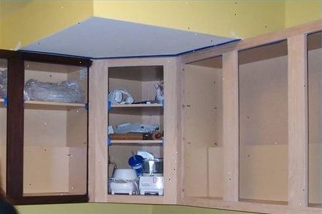 Sådan refinish dine køkkenskabe