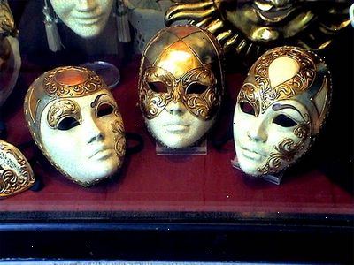 Sådan køber venetianske masker verdensomspændende shipping